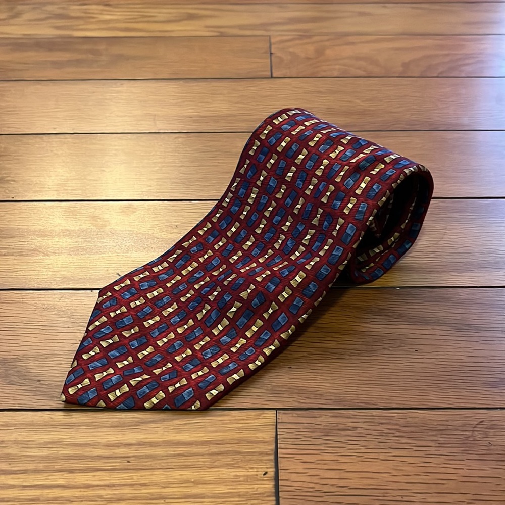 VINTAGE Boulder Trading Group Tie Mens Red Blue Tan Silk Handmade